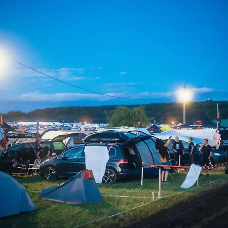 Woodcamp Moto Gp Campingplads Ostrovačice