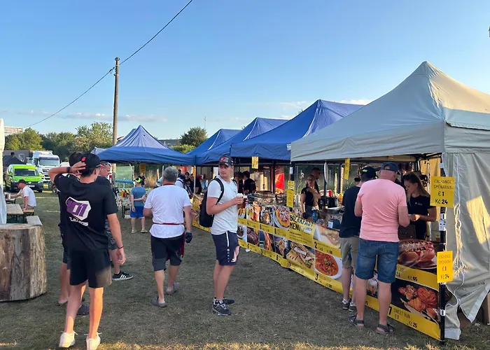 Woodcamp Moto Gp Campingplads Ostrovačice