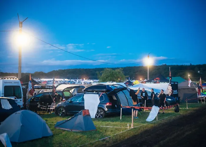 Woodcamp Moto Gp Kamp alanı Ostrovačice